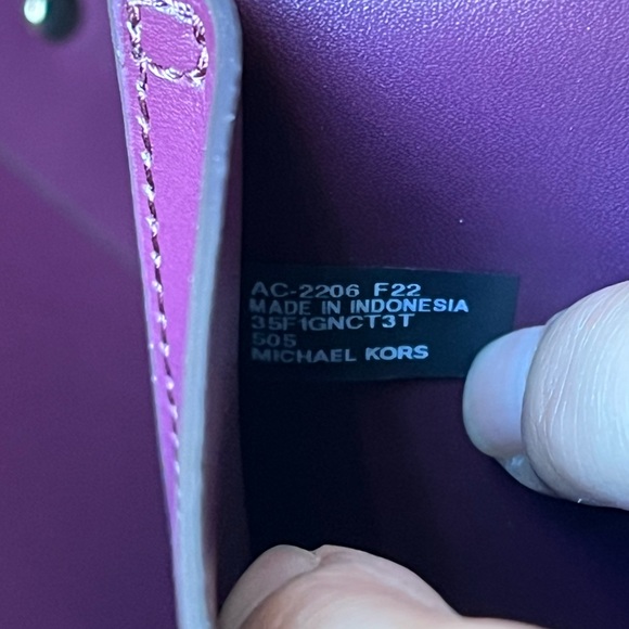 🌼Michael Kors Purse - Picture 11 of 12